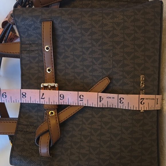 Michael Kors Satchel EUC - Picture 3 of 7